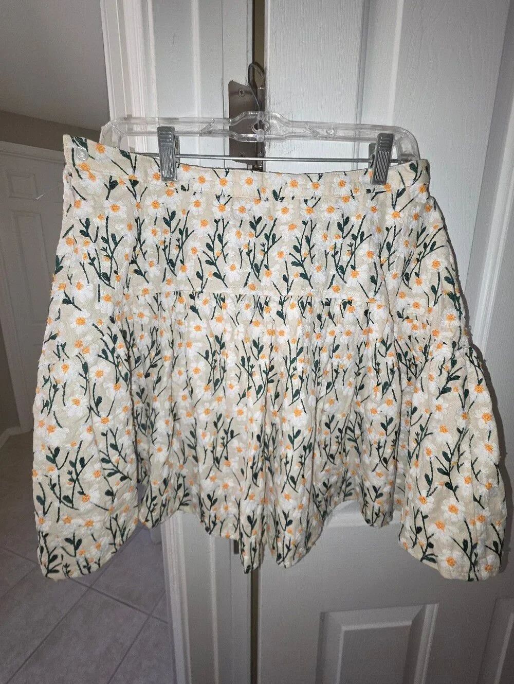 Avec Les Filles Cream Embroidered Daisy Floral Tiered Skirt NWT Size 12